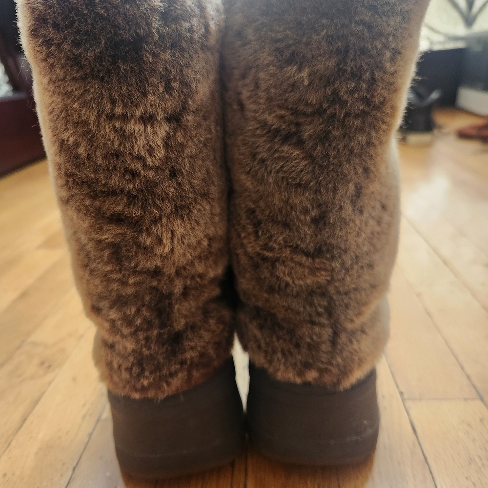 Cozy Brown Fur-Lined Boots - Picture 3 of 5